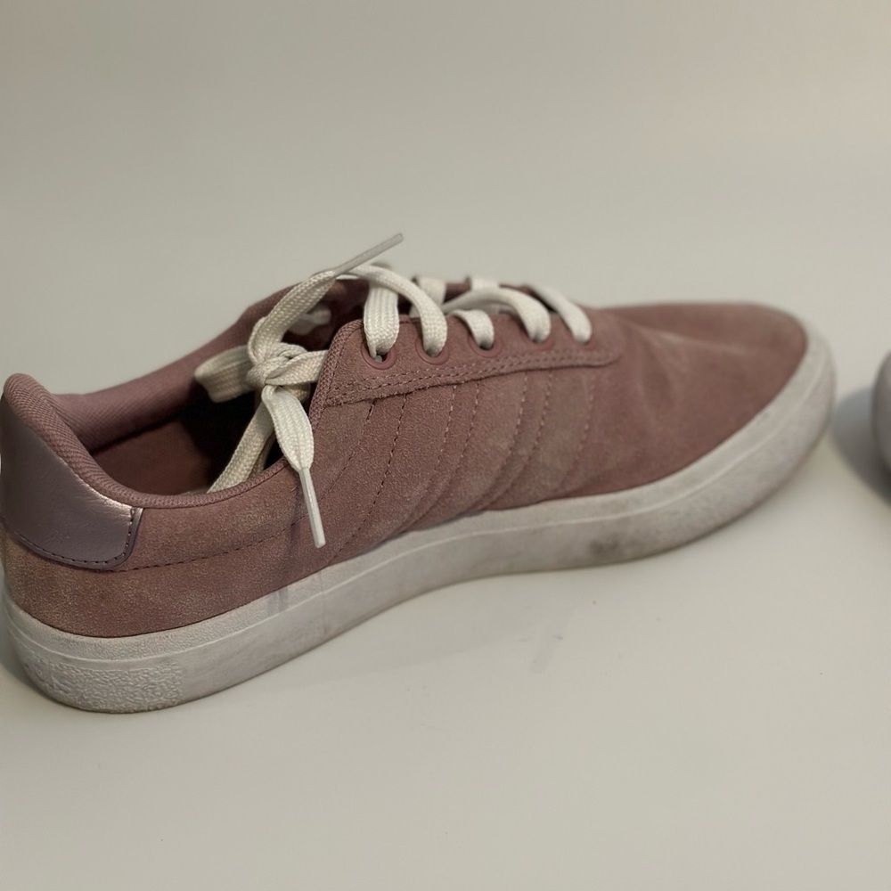 Adidas Women's Essentials Vulc Raid3R Skateboarding Sneakers Pink Size 6 - Picture 3 of 6